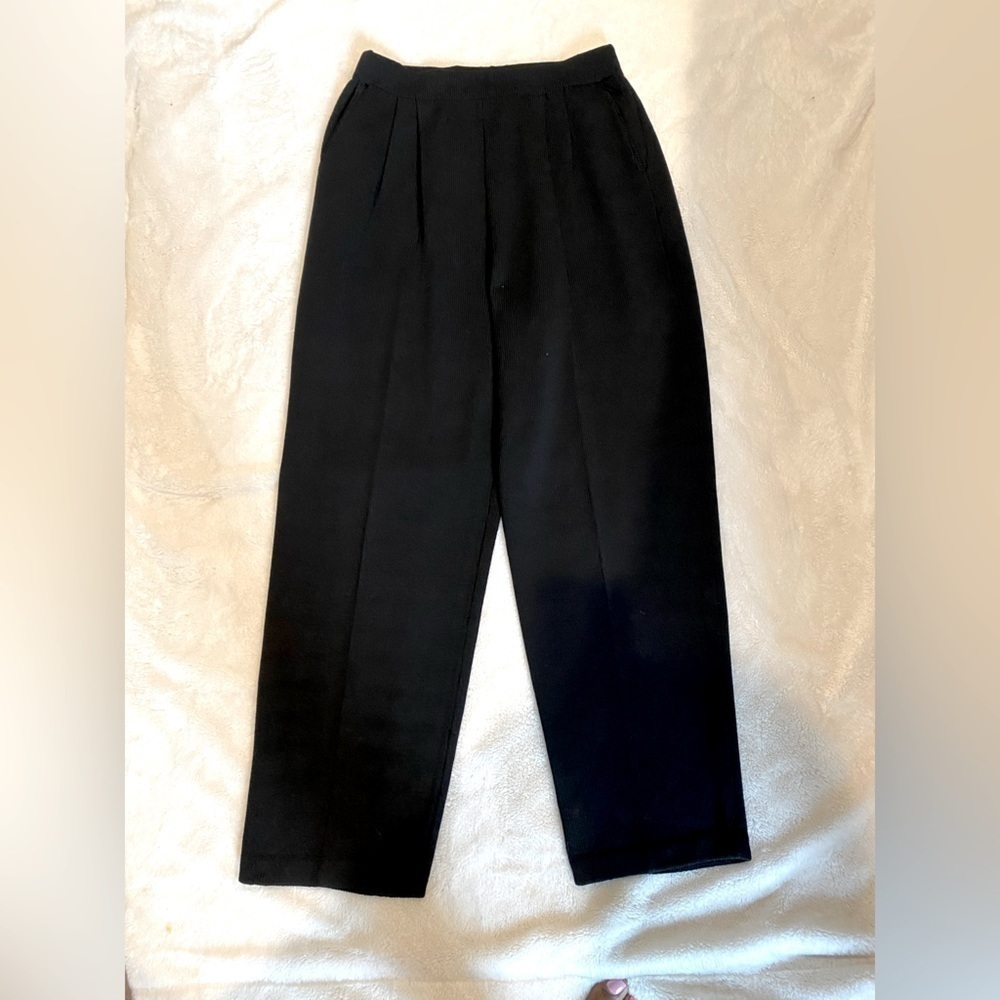 St John Basic Black knit pants , pull on wide leg slacks, 8 Santana Knit classic